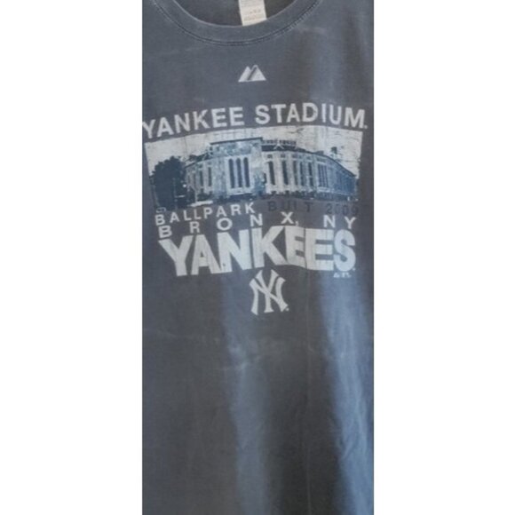 Yankees Stadium Bronx New York Shirt Medium Majestic Faded Marks - Picture 4 of 8